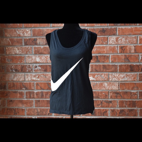 Nike Tops - Nike size m sleeveless tank